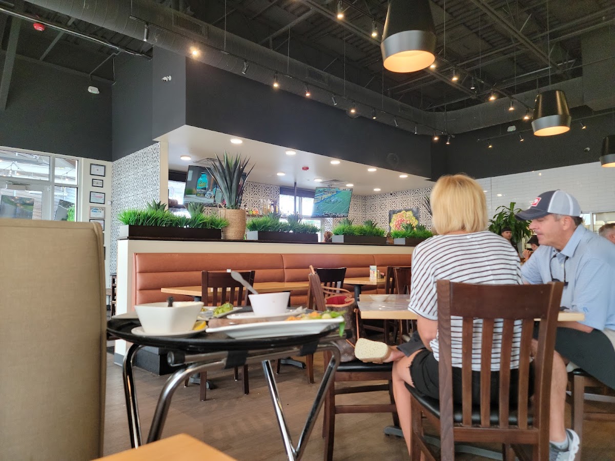 Manny's Uptown Tex-Mex Restaurante
